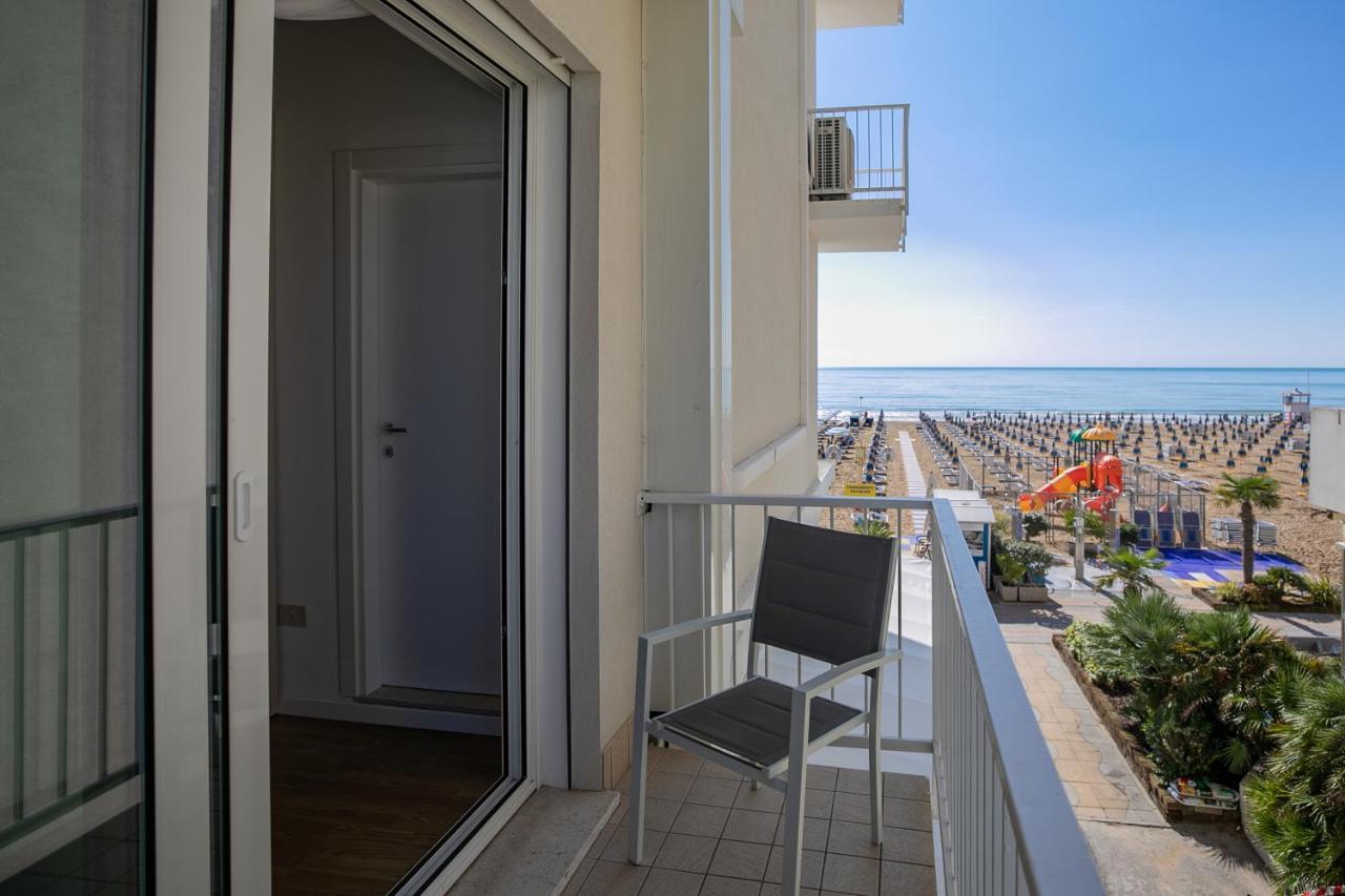 Hotel Boston 3 Stelle Superior Frontemare Lido di Jesolo Esterno foto