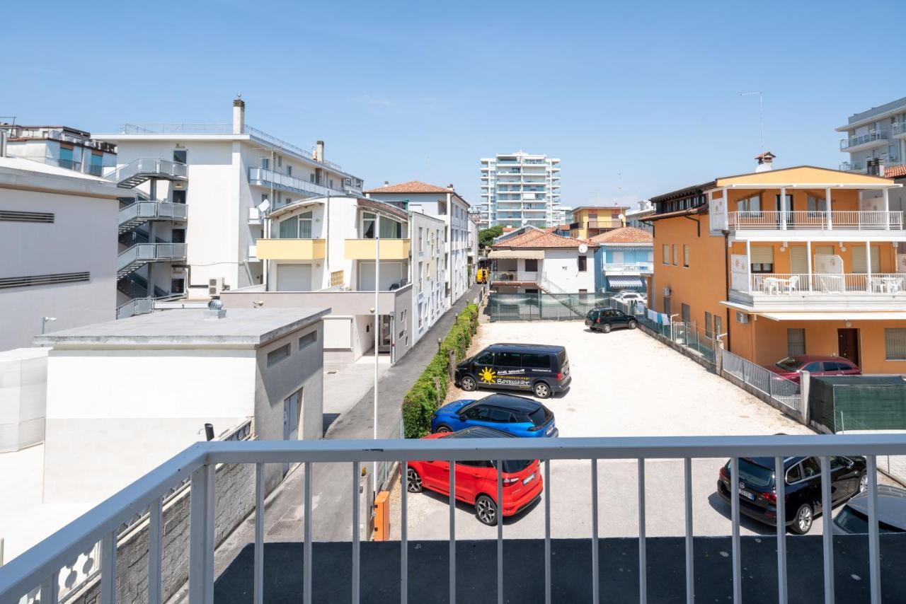 Hotel Boston 3 Stelle Superior Frontemare Lido di Jesolo Esterno foto