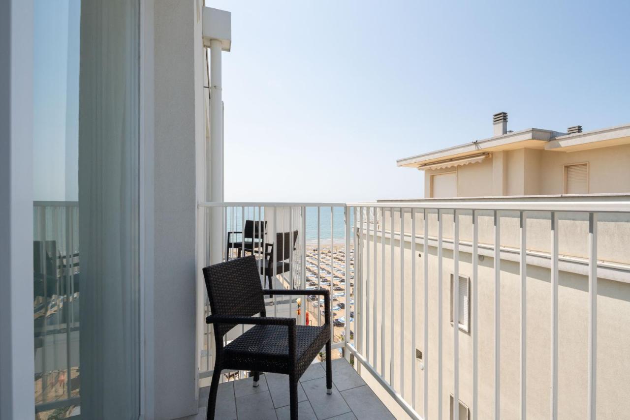 Hotel Boston 3 Stelle Superior Frontemare Lido di Jesolo Esterno foto