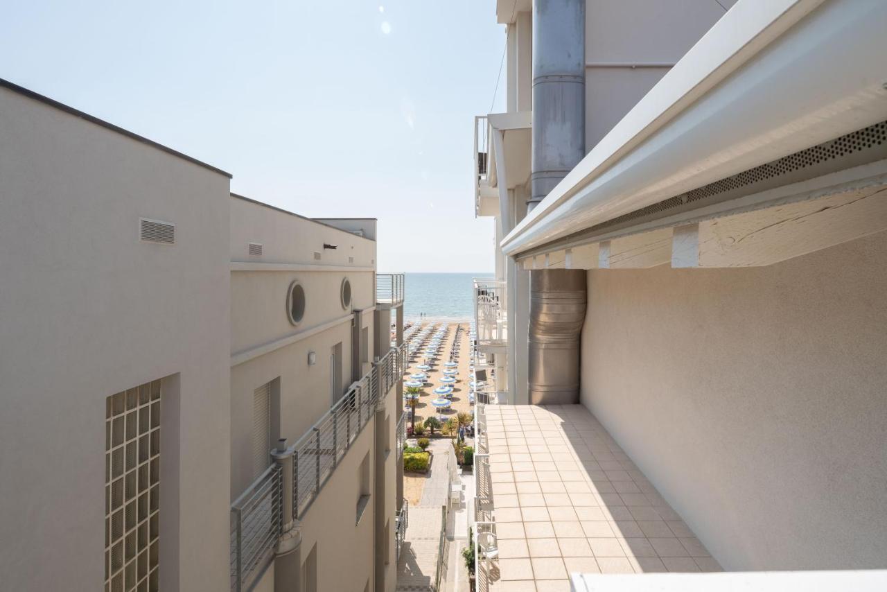 Hotel Boston 3 Stelle Superior Frontemare Lido di Jesolo Esterno foto
