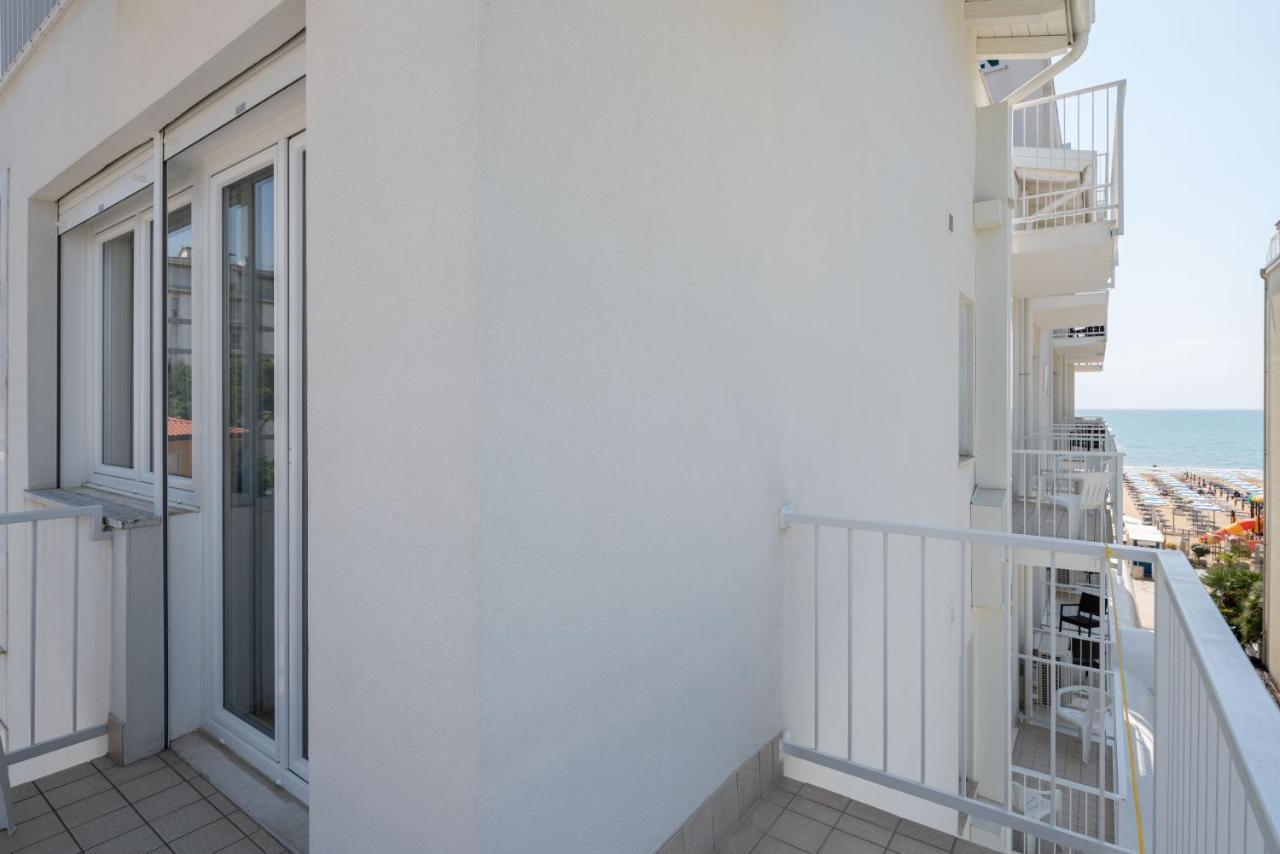 Hotel Boston 3 Stelle Superior Frontemare Lido di Jesolo Esterno foto