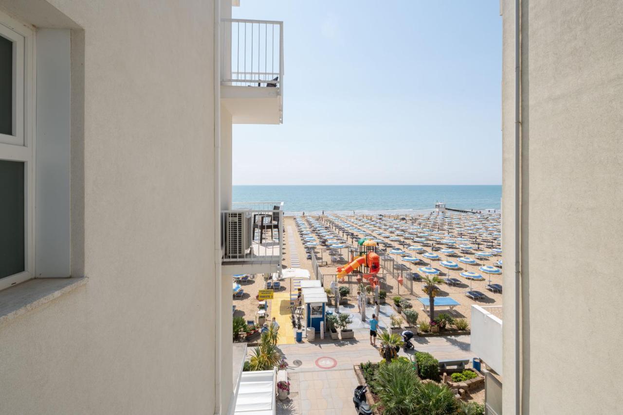 Hotel Boston 3 Stelle Superior Frontemare Lido di Jesolo Esterno foto