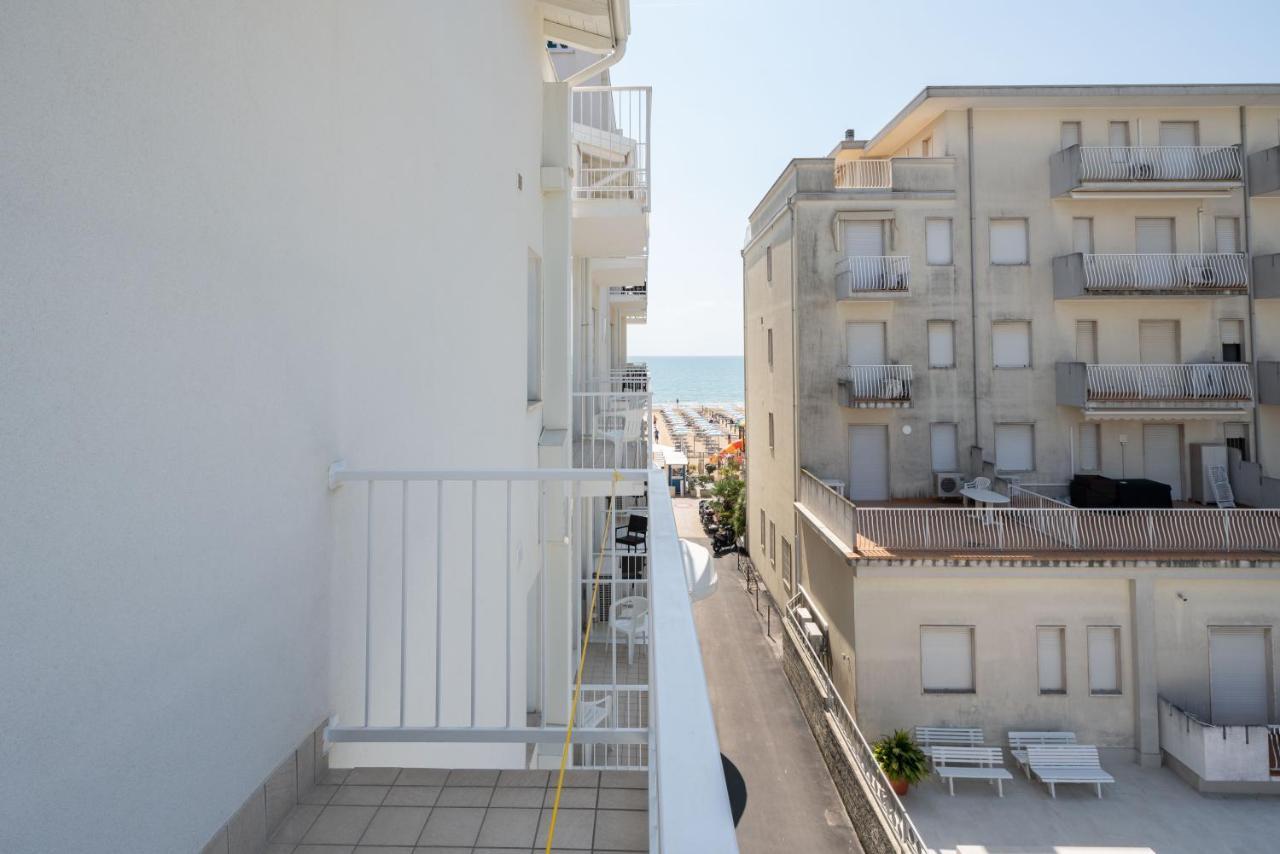 Hotel Boston 3 Stelle Superior Frontemare Lido di Jesolo Esterno foto