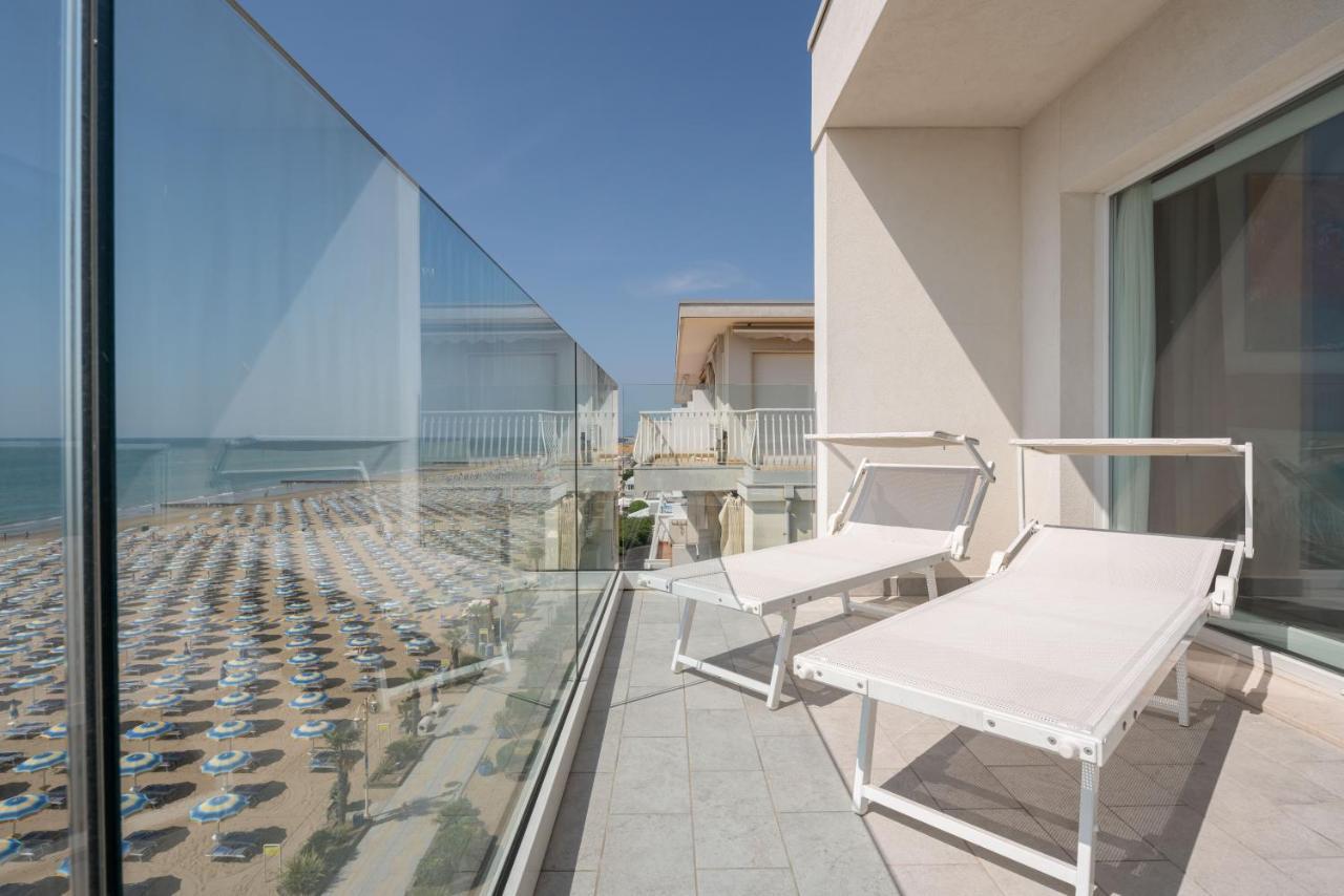 Hotel Boston 3 Stelle Superior Frontemare Lido di Jesolo Esterno foto