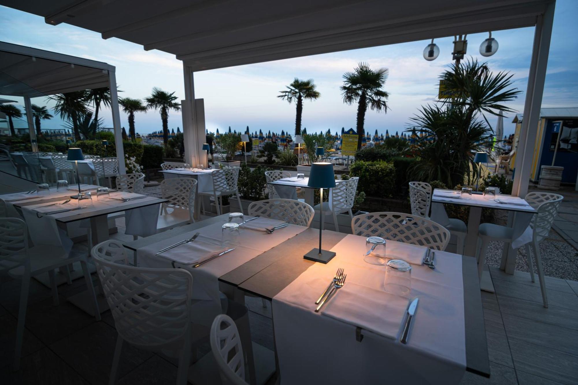 Hotel Boston 3 Stelle Superior Frontemare Lido di Jesolo Esterno foto